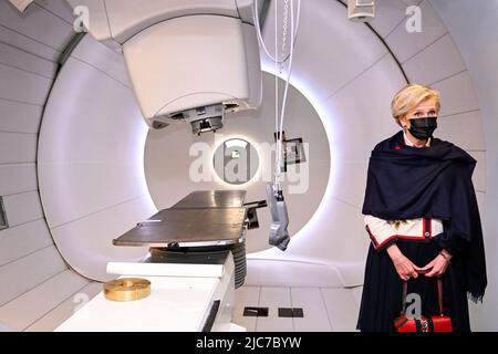 Boston, États-Unis. 10th juin 2022. Princesse Astrid de Belgique photographiée lors d'une visite au Massachusetts General Hospital Burr Proton Therapy Center, à Boston, lors d'une mission économique belge aux États-Unis d'Amérique, le vendredi 10 juin 2022. Une délégation avec la princesse et divers ministres se rendra à Atlanta, New York et Boston de 4 juin à 12th. BELGA PHOTO LAURIE DIEFFEMBACQ crédit: Belga News Agency/Alay Live News Banque D'Images