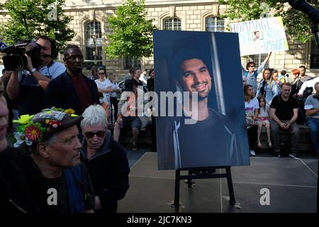 Hommage à Frédéric Leclerc-Imhoff journaliste BFMTV tué en Ukraine Banque D'Images