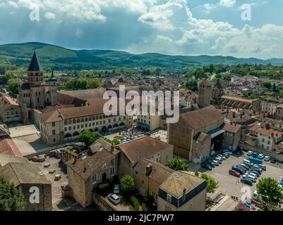 Vue de l'abbaye de Cluny ancien monastère bénédictin de style architectural roman à Cluny, Saône-et-Loire, France dédié à Saint PET Banque D'Images