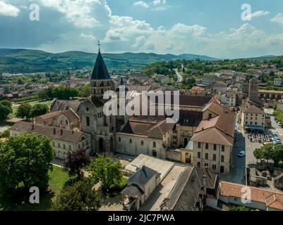 Vue de l'abbaye de Cluny ancien monastère bénédictin de style architectural roman à Cluny, Saône-et-Loire, France dédié à Saint PET Banque D'Images