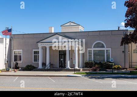 Okanogan, WA - USA-0511-2022: Bâtiment de la mairie Banque D'Images