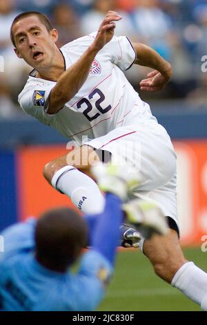 Seattle, Washington, États-Unis. 04th juillet 2009. 04 juillet 2009 : Davy Arnaud (22) prend un coup de feu sur le but. Gold Cup 2009, Grenade contre les États-Unis à Qwest Field à Seattle, WA. (Image de crédit : © Andrew Fredrickson/Southcreek Global/ZUMApress.com) Banque D'Images