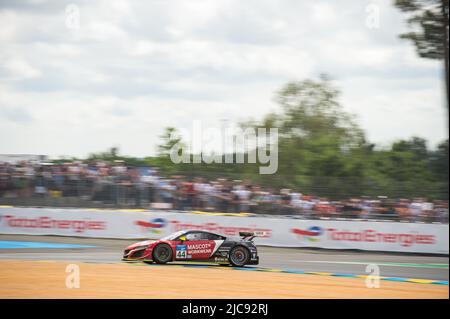 Le Mans, France. 11th juin 2022. 44 BOULEAU Gustav (dnk), MOLLER Jens (dnk), GMB Motorsport, Honda NSX GT3, action, Au cours de la 2022 route vers le Mans, 3rd tour de la coupe Michelin le Mans 2022, sur le circuit de la Sarthe, de 8 juin à 11, 2022 au Mans, France - photo Jan Patrick Wagner / DPPI crédit: DPPI Media / Alay Live News Banque D'Images