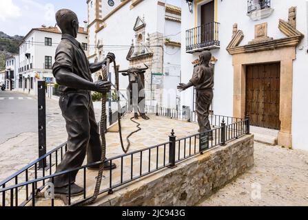 Grazalema, Cadix, Espagne - 1 mai 2022: Monument à el toro de cuerda (le taureau de corde) Banque D'Images