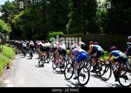 Women's Tour Race Stage 6 entrant dans le village de Hook Norton Oxfordshire Angleterre royaume-uni. Cotswolds Melvin Green11/06/2022. Banque D'Images