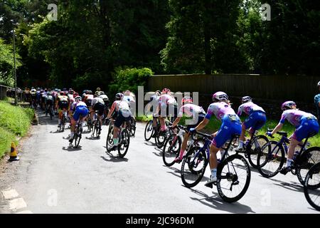 Women's Tour Race Stage 6 entrant dans le village de Hook Norton Oxfordshire Angleterre royaume-uni. Cotswolds Melvin Green11/06/2022. Banque D'Images