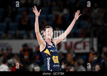 11th juin 2022 ; Ken Rosewall Arena, Sydney, Nouvelle-Galles du Sud, Australie ; Australian Suncorp Super Netball, Giants Netball versus Sunshine Coast Lightning ; Kate Walsh de la foudre appelle pour le ballon Credit: Action plus Sports Images/Alay Live News Banque D'Images