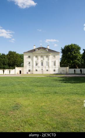 Façade de Marble Hill House à Marble Hill Park, Twickenham, sud-ouest de Londres, Angleterre, Royaume-Uni Banque D'Images