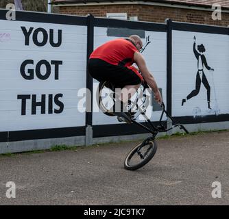 Brentwood Essex 11th juin 2022 deux peintures murales de parc de skateboard ont été présentées dans le cadre du sentier d'art annuel de Brentwood, photo Dennis O'Brien, crédit : Ian Davidson/Alay Live News Banque D'Images
