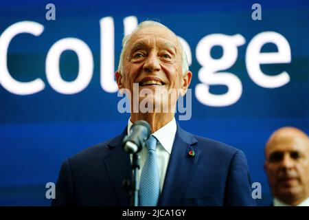 Le président du Portugal Marcelo Rebelo de Sousa prononce un discours lors d'une visite avec le secrétaire à l'éducation Nadhim Zahawi à l'Imperial College de Londres pour rencontrer certains membres du personnel et des étudiants portugais de l'Impériale et visiter des laboratoires scientifiques, notamment l'Observatoire des données et le bassin de la vague océanique. Date de la photo: Samedi 11 juin 2022. Banque D'Images