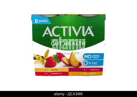 Activia Gut Health yaourts mélangés Banque D'Images