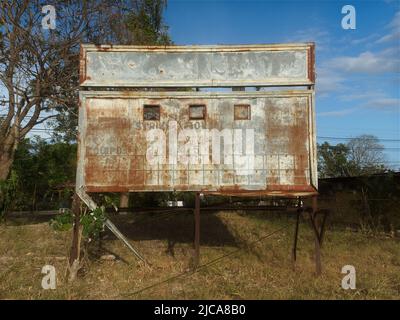 Vieux tableau de bord de baseball dans le parc abandonné de Penonomé, Panama Banque D'Images