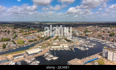 Une photo aérienne du Wet Dock à Ipswich, Suffolk, Royaume-Uni Banque D'Images