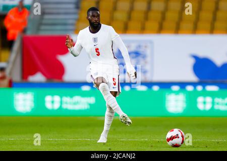 11th juin 2022 ; Molineux Stadium, Wolverhampton, West Midlands, Angleterre ; UEFA Nations League football, Angleterre contre Italie ; Fikayo Tomori d'Angleterre Banque D'Images