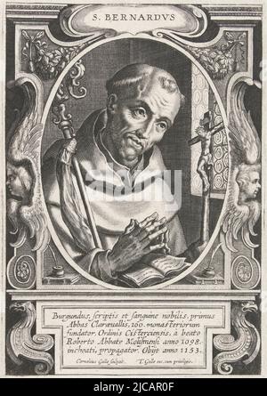 Saint Bernard de Claivaux, fondateur de l'ordre cistercien, dans la prière, les mains repliées sur un livre en dessous du portrait une cartouche avec un court texte latin sur sa vie partie d'une série d'images des plus célèbres fondateurs des ordres monastiques, St Bernard de Clairvaux S Bernardvs fondateurs des ordres religieux , imprimerie: Cornelis Galle (I), (mentionné sur l'objet), Peter Paul Rubens, (éventuellement), éditeur: Theodoor Galle, (Mentionné sur l'objet), imprimeur: Pays-Bas du Sud, éditeur: Anvers, c. 1586 - c. 1633, papier, gravure, h 168 mm × l 115 mm Banque D'Images