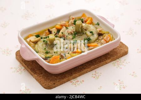 artichauts à la barigoule, artichauts braisés au vin blanc, cuisine française classique Banque D'Images