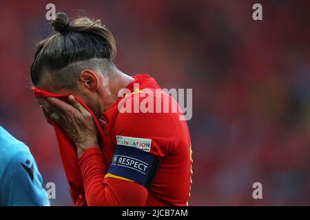 Cardiff, Royaume-Uni. 11th juin 2022. Gareth Bale du pays de Galles regarde dessus. Ligue des Nations de l'UEFA, match du groupe D, pays de Galles contre Belgique au stade de Cardiff, dans le sud du pays de Galles, le samedi 11th juin 2022. Usage éditorial seulement. photo par Andrew Orchard/Andrew Orchard sports Photography/Alay Live News crédit: Andrew Orchard sports Photography/Alay Live News Banque D'Images