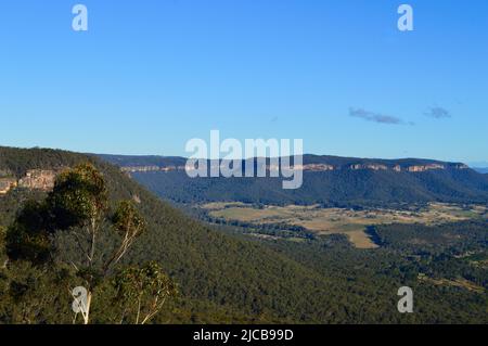 Vue depuis le point de vue de Mitchell Pass au Mont Victoria, dans les Blue Mountains d'Australie Banque D'Images