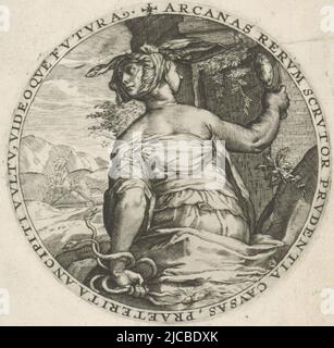 La personnification féminine de prudence Prudentia, l'une des quatre vertus cardinales, avec une tête de Janus entre ses mains, elle porte ses attributs personnels: Le miroir et le serpent Imprimer d'une série de vertus théologiques, prudence vertus théologiques Virtutu Théologicaru , imprimeur: Crispijn van de passe (I), Cologne, 1600, papier, gravure, d 98 mm Banque D'Images