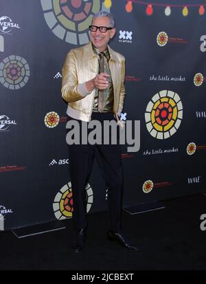 Universal City, États-Unis. 11th juin 2022. Jeff Goldblum arrive à la Charlize Theron Africa Outreach Project 2022 Block Party tenue à Universal Studios Backlot à Universal City, CA, le samedi 11, 2022. (Photo de Juan Pablo Rico/Sipa USA) crédit: SIPA USA/Alay Live News Banque D'Images