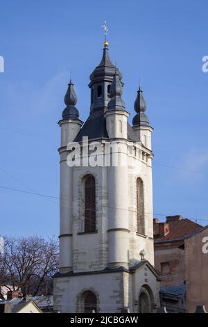 Clocher de la cathédrale arménienne de l'assomption de Marie à Lviv, Ukraine est situé dans la Vieille Ville Banque D'Images