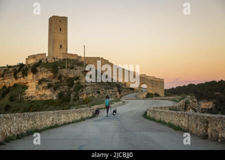 Château médiéval dans la ville d'Alarcón, Cuenca. Fortification en Castilla la Mancha Banque D'Images