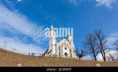 Bad Tölz, Allemagne - 2 févr. 2022: Vue sur le Kalvarienbergkirche. Un point de repère et un lieu de visite populaire. Banque D'Images