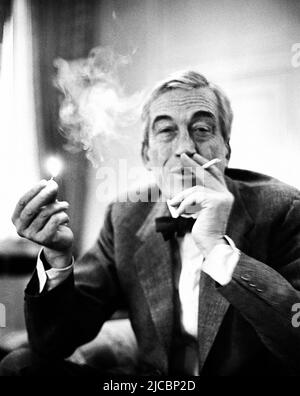 JOHN HUSTON DANS JOHN HUSTON: AVENTURES D'UNE ÂME LIBRE (2021) -TITRE ORIGINAL: JOHN HUSTON, UNE AME LIBRE-, RÉALISÉ PAR MARIE BRUNET-DEBAINES. Crédit: Zadig Productions / Album Banque D'Images