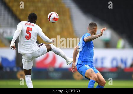 Fikayo Tomori (Angleterre)Gianluca Scamaca (Italie) Lors du match de l'UEFA Nations League 2022 2023 entre l'Angleterre 0-0 Italie au stade Molineux sur 11 juin 2022 à Wolverhampton, Angleterre. (Photo de Maurizio Borsari/AFLO) Banque D'Images