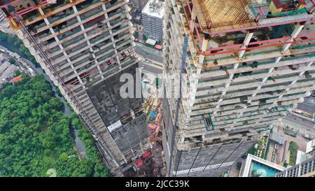 De nouveaux gratte-ciels modernes à deux tours sont en construction dans le quartier des affaires de Jakarta Banque D'Images