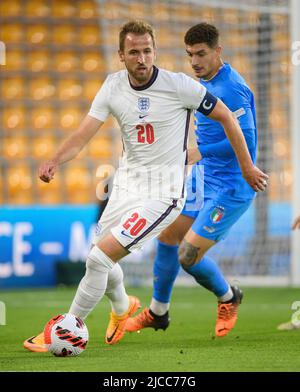 11 juin 2022 - Angleterre / Italie - Ligue des Nations de l'UEFA - Groupe 3 - Stade Molineux Harry Kane pendant le match contre l'Italie. Crédit photo : © Mark pain / Alamy Live News Banque D'Images