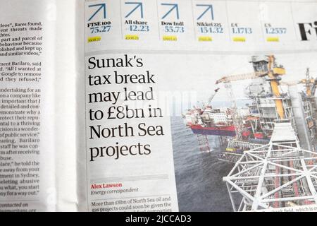 Rishi 'l'allégement fiscal de Sunak pourrait conduire à 8bn livres sterling dans des projets en mer du Nord' journal Guardian article sur le coût total de l'énergie de la vie le 6 juin 2022 Londres Royaume-Uni Banque D'Images