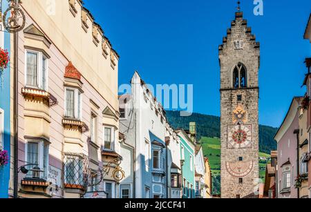 Italie Nouvelle ville du Tyrol du Sud douze tours (Zwölferturm) Banque D'Images