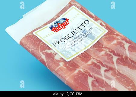 Hambourg, Allemagne - 10 juin 2022: Italienischer Rohschinken Prosciutto Hofgut Banque D'Images