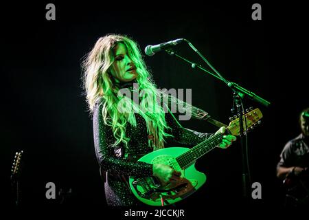 Copenhague, Danemark. 11th juin 2022. La chanteuse et musicienne américaine Elizabeth Cook donne un concert à VEGA lors du mini festival CPH Americana 2022 à Copenhague. (Crédit photo : Gonzales photo/Alamy Live News Banque D'Images