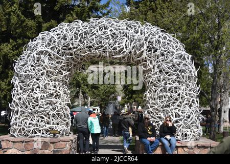 Jackson, Wyoming. ÉTATS-UNIS. 5/21/2022. Première arche en 1953. Il n'avait aucune idée qu'il était la création d'une icône. Mais l'arche a été un coup instantané avec les visiteurs. Banque D'Images