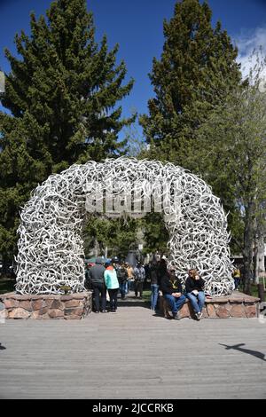 Jackson, Wyoming. ÉTATS-UNIS. 5/21/2022. Première arche en 1953. Il n'avait aucune idée qu'il était la création d'une icône. Mais l'arche a été un coup instantané avec les visiteurs. Banque D'Images