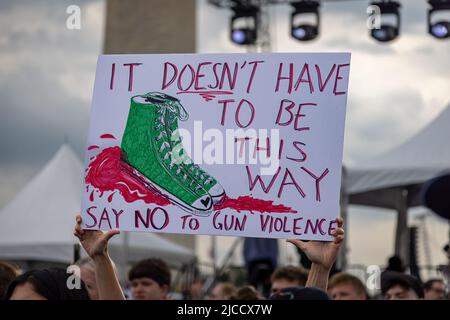 10 juin 2022, District de Columbia, États-Unis: Des milliers de rallye ?on le centre commercial national poussant ?pour des lois américaines plus strictes sur les armes à feu? Au cours de la deuxième marche pour notre rallye de vies. Cela, et plus de 400 rassemblements locaux à travers les États-Unis, se produit dans un torrent constant de fusillades à travers les États-Unis. (Credit image: © Michaal Nigro/Pacific Press via ZUMA Press Wire) Banque D'Images