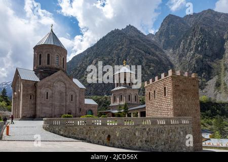 Le monastère de Dariali. Montagnes du Caucase. Kazbegi, la République de Géorgie. Banque D'Images