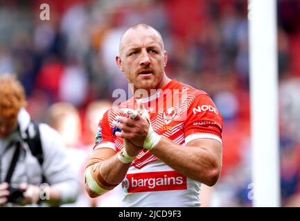 James Roby de St Helens applaudit les fans à la fin du match de la Super League de Betfred au stade de la totalement Wicked, St. Helens. Date de la photo: Dimanche 12 juin 2022. Banque D'Images