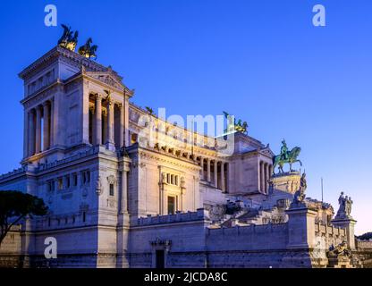 Le monument national Victor Emmanuel II sur la Piazza Venezia, centre de Rome, Lazio, Italie. Banque D'Images