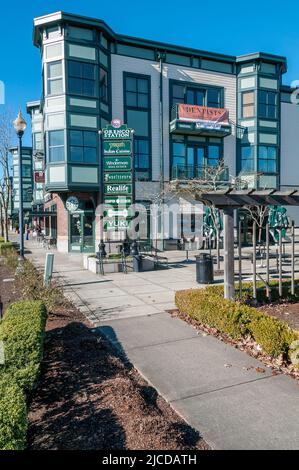 Entreprises le long de ne Cornell Rd. À Hillsboro, Oregon. Près de Orenco Station Grill. Banque D'Images