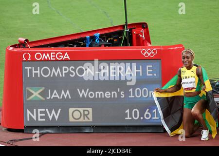 31st JUILLET 2021 - TOKYO, JAPON: Elaine Thompson-Herah, de la Jamaïque, remporte la finale des femmes de 100m en 10,61, établissant un nouveau record olympique au Tokyo 202 Banque D'Images