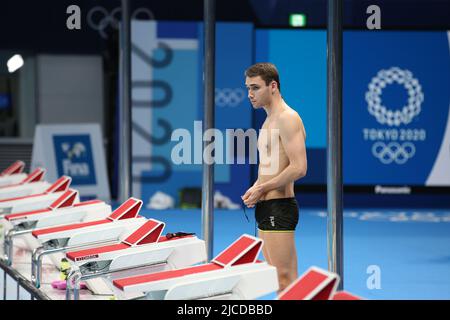 31st JUILLET 2021 - TOKYO, JAPON : Kristof Milak, de Hongrie, se réchauffe aux Jeux Olympiques de Tokyo 2020 (photo : Mickael Chavet/RX) Banque D'Images