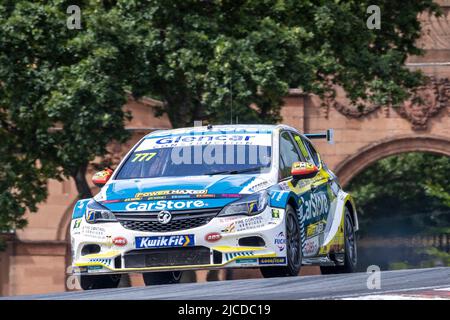 12th juin 2022 ; Oulton Park, Little Budworth, Cheshire, Angleterre ; Kwik Fit British Touring car Championship, Oulton Park: Michael Crees dans son CarStore Power maxed Racing Vauxhall Astra Banque D'Images