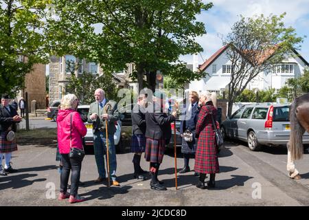 Ardrossan, Écosse, Royaume-Uni. 12th juin 2022. Les Jeux des Highlands d'Ardrossan reviennent après une absence de deux ans en raison de la pandémie de Covid-19. Les jeux célèbrent la culture écossaise avec des concours de groupes de tubes, de la tuyauterie solo, de la danse des hautes terres et des événements de poids lourds traditionnels. Credit: SKULLY/Alay Live News Banque D'Images