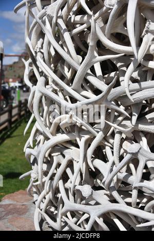 Jackson, Wyoming. ÉTATS-UNIS. 5/21/2022. Première arche en 1953. L'arche a été un coup instantané avec les visiteurs. Banque D'Images