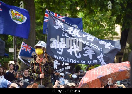 Londres, Royaume-Uni. 12th juin 2022. Des milliers de Hongkongais se sont rassemblés sur la place du Parlement pour marquer le troisième anniversaire de la répression brutale des manifestations de Hong Kong par le gouvernement chinois. Credit: Vuk Valcic/Alamy Live News Banque D'Images