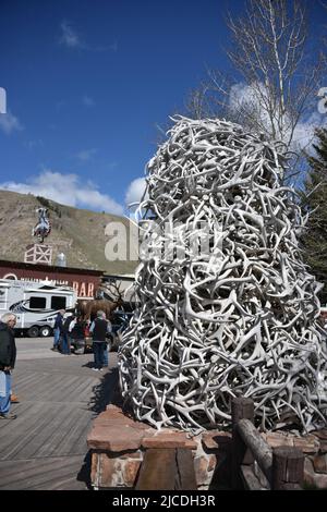 Jackson, Wyoming. ÉTATS-UNIS. 5/21/2022. Première arche en 1953. L'arche a été un coup instantané avec les visiteurs. Banque D'Images