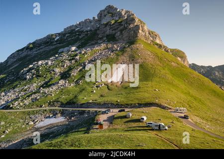 Le col de Sedlo est le plus haut col du Monténégro. Banque D'Images